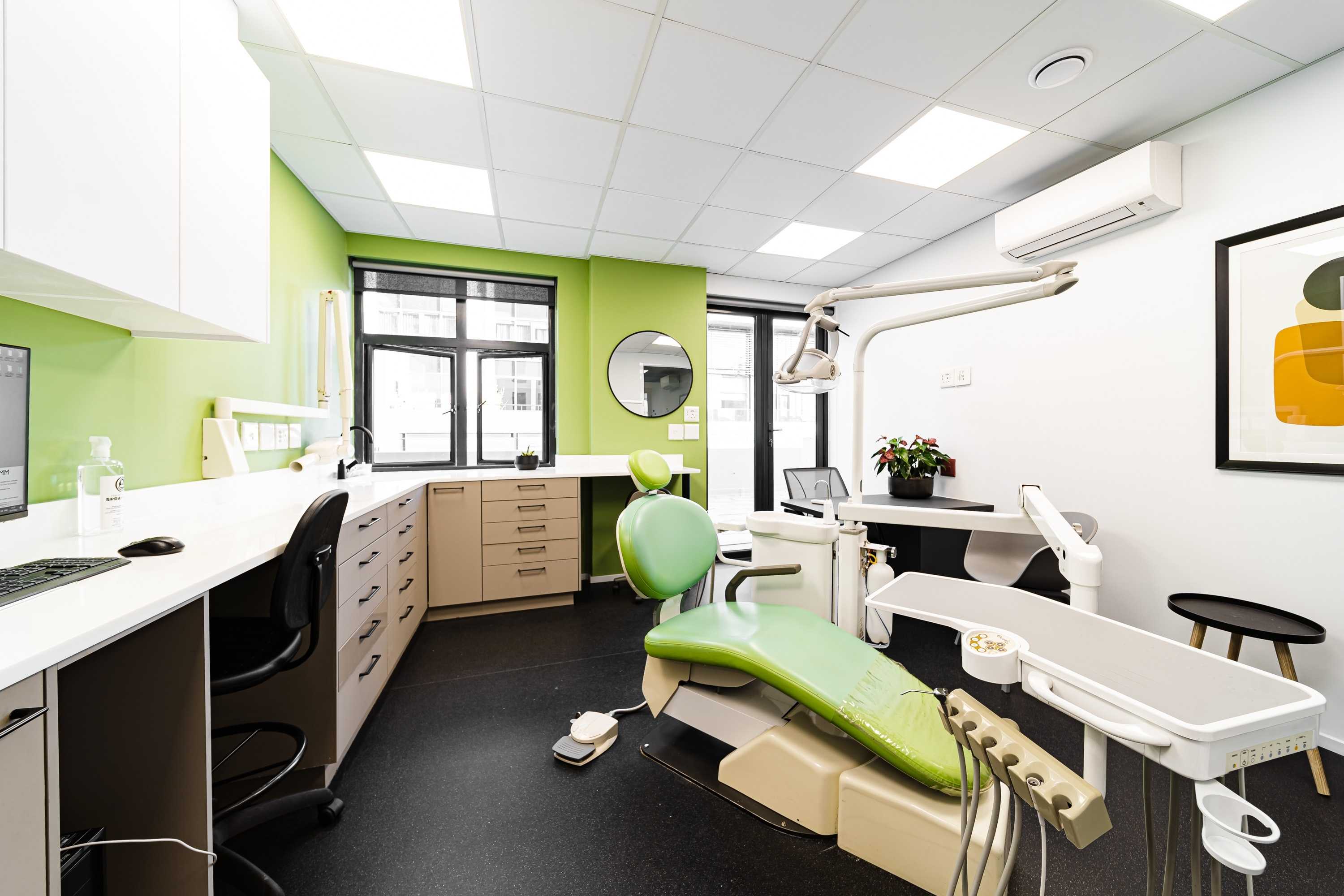 enamel-clinic-dental-surgeon-room